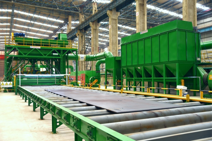 【图片】实业公司宽厚板表面预处理生产线现场 (1)