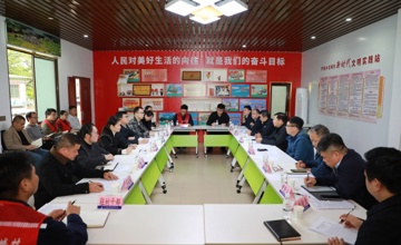 以正确政绩观引领乡村振兴路！李斌带队深入罗城帮扶点调研慰问